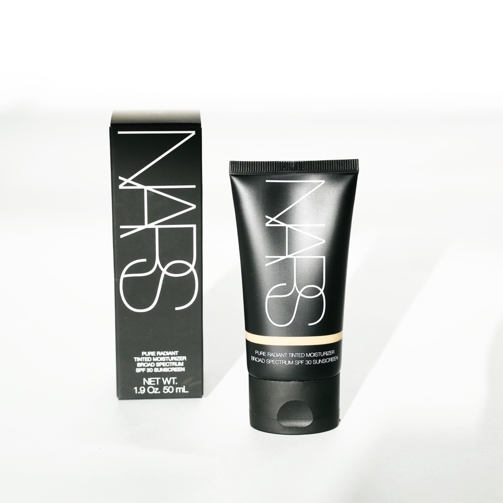 NARS Radiant Tinted Moisturizer  SPF 30 // New